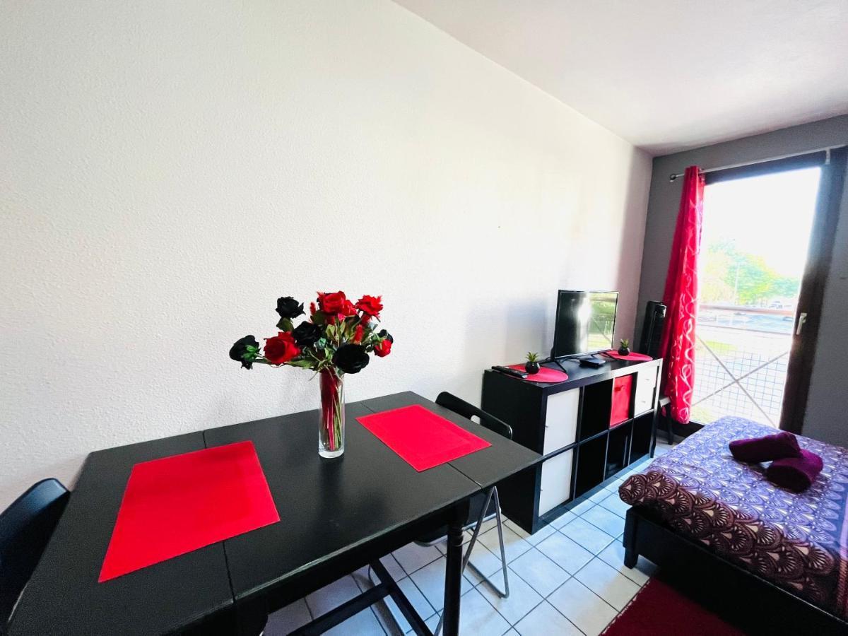 Le Red Escape A 15Min Du Centre Avec Parking Prive Gratuit Apartment Annecy Bagian luar foto